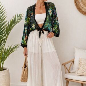 Chico’s 100% Silk Kimono Jacket Tropical Bird Print Tie Front Size Small Resort